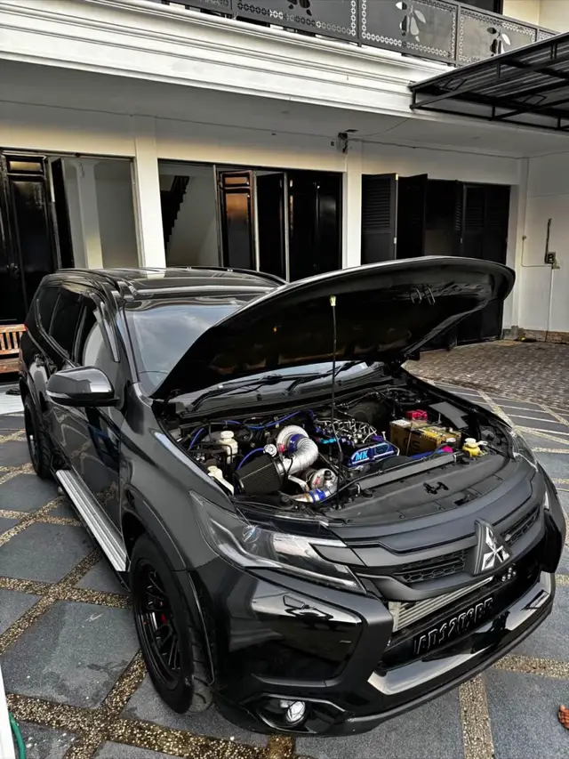 For sale Pajero CBU 2016 Dakar Bi turbo  Limited edition 4x2 Pajak panjang  Plat panjang Faktur & dokumen ready Spek :  Bi Turbo  Turbo bawah Flex pro mivec 42 Turbo atas Flex F66 Piping turbo atas SPE Piping turbo bawah SPE Downpipe SPE Open filter Flex Atf Cooler Flex Intercooler Flex Nozzle Phc Stroker Byp Boost meter R4 Headlamp pro7 Foglamp pro7 Mini laser pro7 8pcs Demon pro7 RGB pro7 BBK Brembo Gt 6 Ban Accelera 255/50 Velg Lenso venom 5 Knalpot RACING (ada 3 ) Standaran masih semua Ban Knalpot Velg Turbo dll #pajero #pajerosport #pajero_mitsubishi #cumidarat #cumidaratdiesel #4n15 #2kd #2gd #2kdpower #jualbeli #jualbelimobilseken #beranda #diesel 