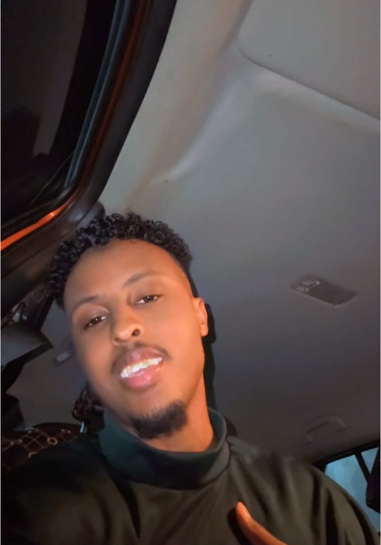 Qof dhibaaya waan uga dhaartay.” 🙅‍♂️ #saalahsanaag #somalimusic #newsong #artists 