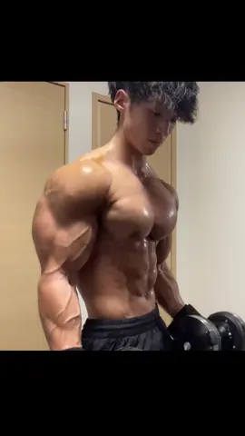 Big Biceps Pump  #pump #trainhard #biceps #fitness #muscular #asia #gym #young 