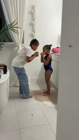 Dad catches daughter stealing mom candy without permission 😁 #daughter #fun #dzfamily_ #foryoupage 