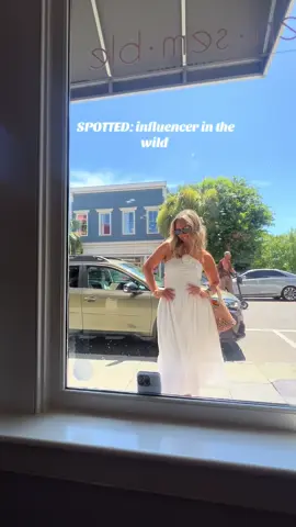 who is she? Help me find her @ ! #influencer #inthewild #itsactuallymysister 