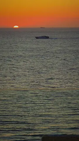 Lovely sunset  #sunset  #sunsets  #tanger #المغرب🇲🇦تونس🇹🇳الجزائر🇩🇿  #fyp #foryoupage  #tiktoklongs #viralvideos @Baleària 