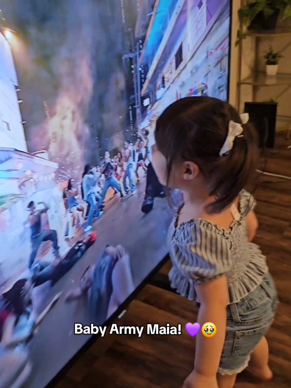 Oppa mwah!!! Baby ARMY Maia is the sweetest little fan💜💜🥹 #babyarmy #babyarmymaia #hobi #jhope #killinitgirl #kpop #kpopfyp #kpoptiktok #kpopers #armybts #bts_official_bighit #btsxarmy #btsfyp #btsforever #maiakaypop