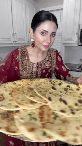 Gaher per banai mazedaar soft garlic nan saat main shinwari kharai and palek paneer. #palakpaneer #fyp #homemadefood #chickencurryrecipe #EasyRecipes #freshfood #ukfoodie #cooking #pakistanifood #unitedkingdom #tiktokfoodie 