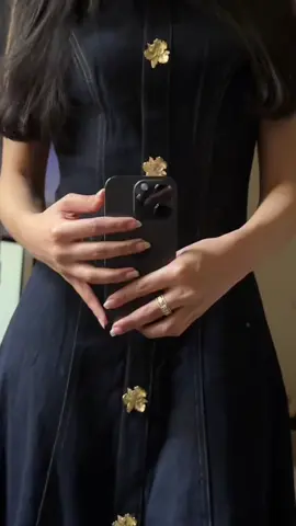 هالفستان غير نظرتي لفساتين الجينز كلها🤩🤍🤍 @Aleena | ألينا كود:FA15 #fyp 