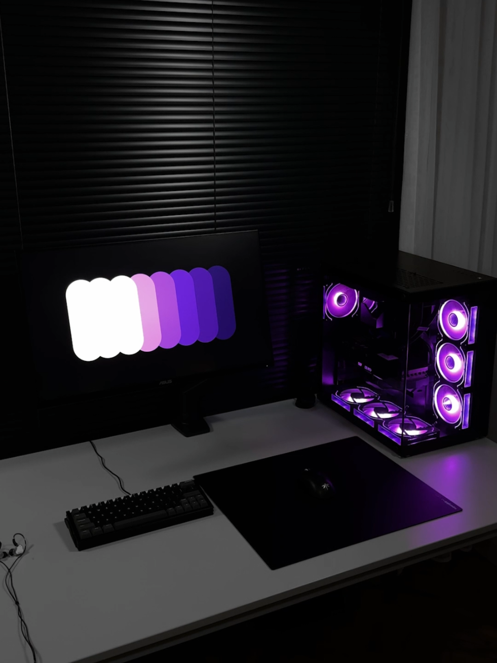chill nights with setup💜 #GamingSetup #tech #setupinspiration #pcbuild #setupedit #norgb #fyp 
