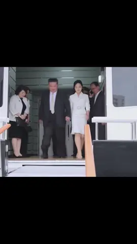 Supreme leader Kim Jong-un, his wife and daughter arrived at Wonsan Seaside Resort by yacht to attend the completion ceremony#dprk #northkorea #kimjongun 