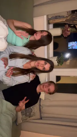 #FDN #триобезьяны @полина😼💘 @ириша🍇🍇🍇 