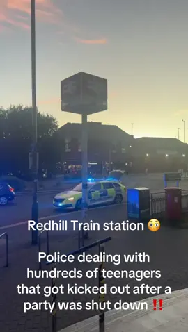 🚨 Redhill train station under heavy police presence after hundreds of teenagers were kicked out of a party that was shut down by police 🚨  #incident #police #chaos #redhill #surrey 