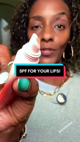 This gloss has no business being this cute and protecting your lips with SPF 40 😍✨ @Supergoop #SupergoopGlowGloss #SPFBeauty #GlowyGirlEssentials #EverydaySPF #TikTokShopFinds #TikTokMadeMeBuyIt #SummerMustHaves #LauraLashae #TikTokShopCreatorPicks #DealsForYouDays #supergoop #lipgloss #spf 