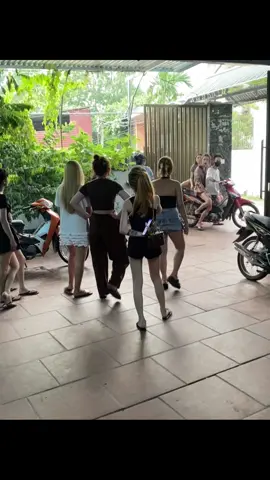 🍀Tuyển nhân viên nữ🥳👉🏼 Phục Vụ Quán Karaoke Khu Vực Bắc Giang 👉🏼 Yêu cầu :💃🏻💃🏻💃🏻 NỮ tuổi từ 18-30🌺🌺🌺 KHÔNG yêu cầu kinh nghiệm (sẽ được đào tạo)💄💄👉🏻 Công việc bấm bài , hát cùng khách, tiếp bia, nói chuyện cùng khách🙅🤞Môi trường làm việc lành mạnh🙇🔕 CAM ĐOAN:❌KHÔNG PHỤC VỤ NHẠY CẢM❌KHÔNG LỪA ĐẢO LÀM GÁI❌KHÔNG LÀM TRÁI PHÁP LUẬT👉🏻 Mệt nghỉ không ép làm,,Thời gian rảnh chơi bời mua sắm tự do😊🤞Có chỗ ăn ở cho nhân viên 🏩wifi nóng lạnh đầy đủ💋💋💋👉🏼 Có việc cá nhân , việc gia đình nghỉ thoải máiTHanh Toán Theo Tuần ❤️❤️LIÊN HỆ : FACEBOOK-ZALO 0393.716.595Sđt:0393.716.595OK ĐI MÌNH ĐÓN CÁC BẠN TẬN NƠI😜xuống làm cần tiền mình cho ứng trước gửi về nhé #xhtiktok #xyzbca 