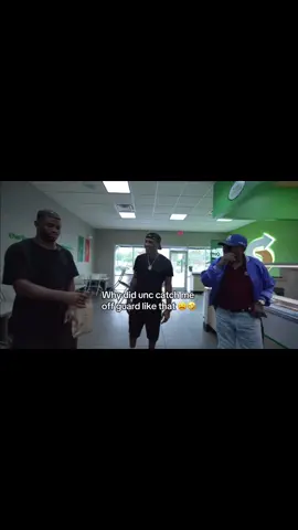 This was not on my 2024 bingo card 😭😭🤣 unc killed that tho!!!😭 #shilosanders #tempa #bucsnfl #shilo #nfl #foodtour #youtube #unc 