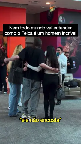 Ele sabe respeitar o espaço e a individualidade das pessoas ❤️ @Felca  #felcaedit #felca0 #felquinhas #felcalindao #felcaedit #cortesfelca #felca #lives #livesfelca #respeito 
