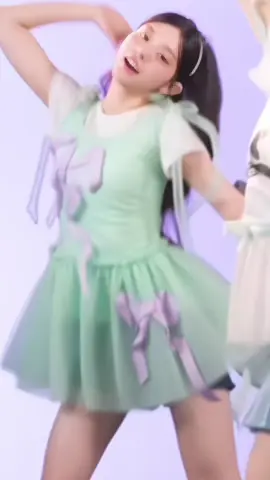 #MINJU :: fancam minju ILLIT || Gente to com mo fome, tipo eu amassaria um porção gigantescas de batata frita e sorvetes 🥺🦶🏿 || #mabscamsy #kpop #fancam #contamoot 