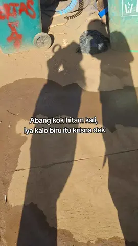 Hitam manyala🔥🤣#fyppppppp#tiktok#bayangan🕺😅#kulitambang👷@ndaktau_2012 
