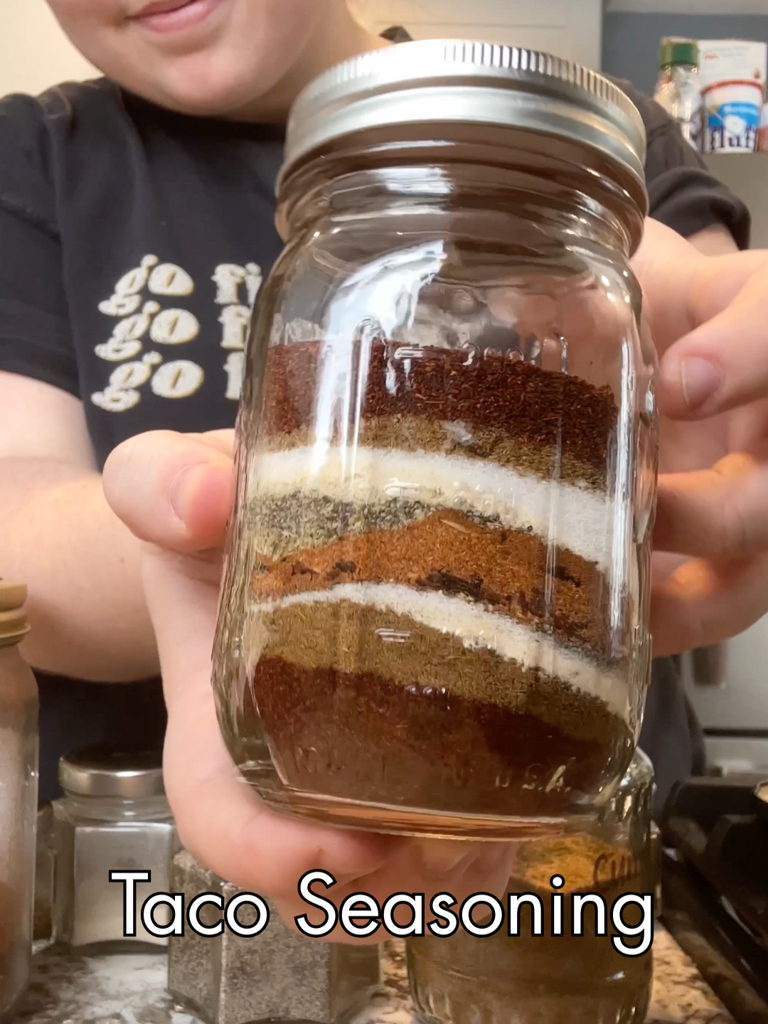 Taco Seasoning 🌮 8 tbsp chili powder 4 tbsp ground cumin 2 tsp garlic powder 2 tsp onion powder 2 tbsp salt 2 tbsp pepper 2 tsp oregano 4 tsp paprika 2 tsp red pepper flakes 2 tsp cayenne pepper Use 3 tablespoons with a pound of meat, or meatless meat! We like making tacos with tempeh. Labels are available in my shop, cookbook in bio   #Eco #Ecofriendly #Homemade #HomemadeKitchen #HomemadeKitchenRestock #KitchenRestock #LowWaste #EasyRecipes #Recipes #TacoSeasoning #HomemadeTacoSeasoning