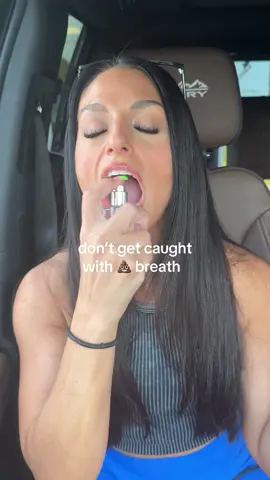 the easiest way to freshen your breath on the go @Lil Republic Lil Blings #freshbreath #mintyfresh #breathfreshener #oralcarespray #ceelike #probioticoralspray #tiktokshopcreatorpicks #ttslevelup #dealsforyoudays #ttsthunderbolt #creatoricons 