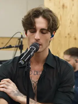 why he lookin extra fine in this vid?? #damianodavid 