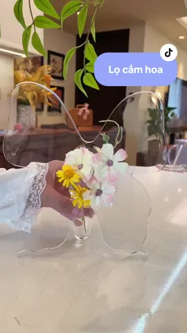 Lọ cắm hoa xinh 🦋 #locamhoa #binhhoa #binhcamhoa #iudabeauty 