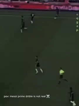 the best dribbler of all time ☠️ #messi #messibarcelona #messidribling #messiprime #messigoat👑 #fypシ゚ #foryoupage 