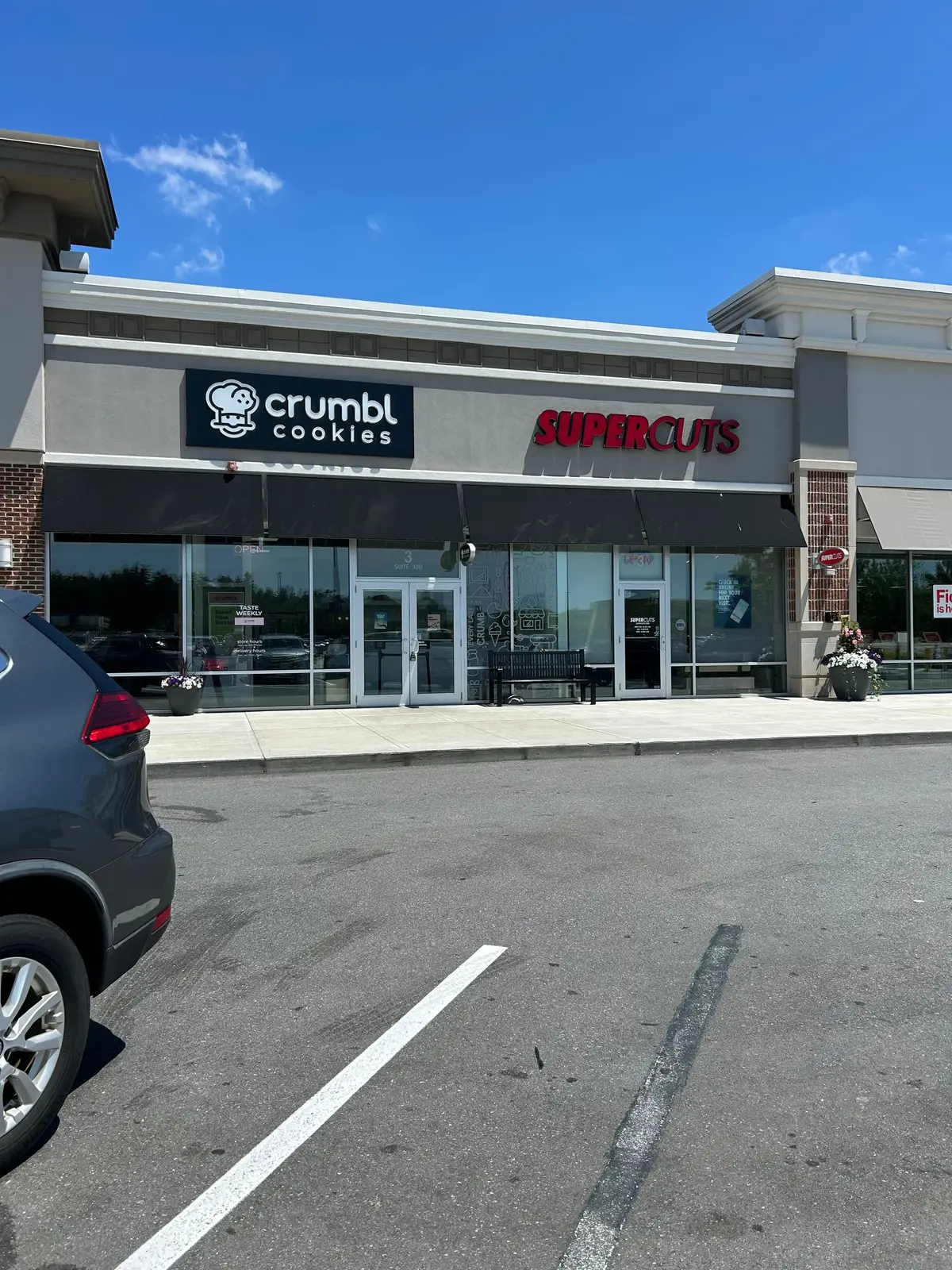 So glad I had the chance to try @Benson cookie @Crumbl it tasted as magical as moonbeam ice cream ❤️. 