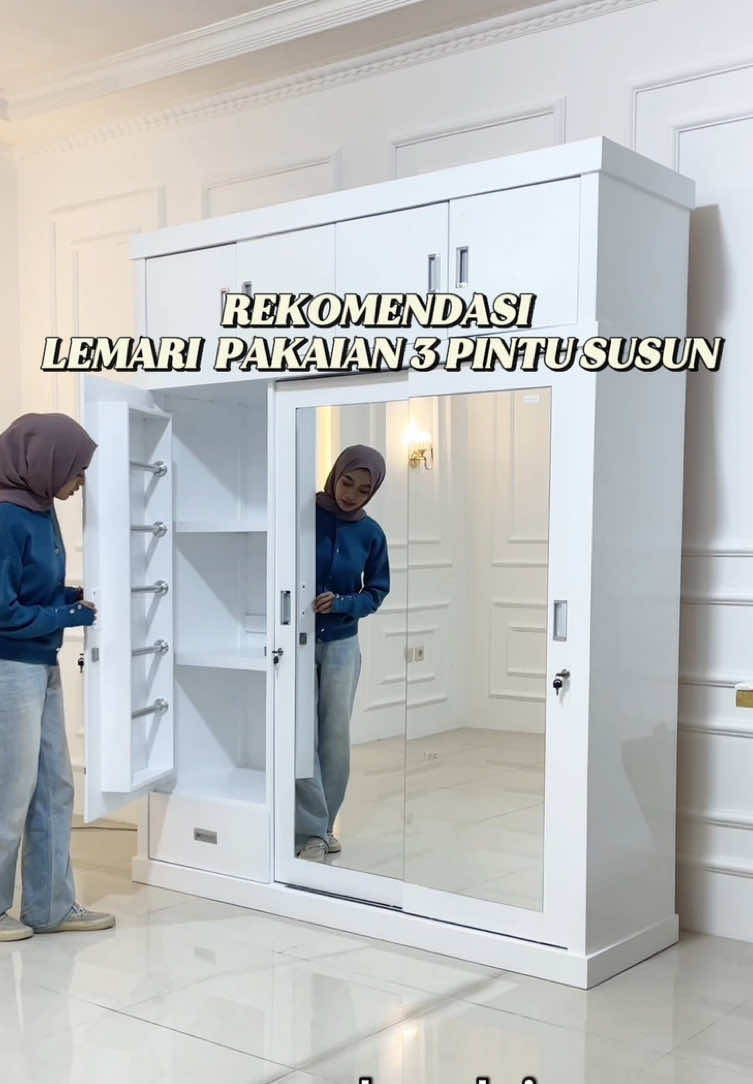 Lemari 3 pintu susun ini udah ada tempat penyimpanan hijab nya, Bahnnya juga udah premiun pake kayu multipleks anti rayap, anti jamur dan anti lembab, bisa custom warna, ukuran dan model nya Loh Promo: Gratis Ongkir JABODETABEK KOTA, diluar daerah tersebut mohon chat admin terlebih dahulu. Pembayaran boleh full di rumah setelah barang di terima (COD). Cahaya Rumah juga menjual lemari pakaian, sofabed, meja rias, bufet, dan meja makan. #fyp #furniturebogor #cahayarumahfurniture #custombarang #belifurnituredibogor #mebelbogor #perlengkapanrumah #buffet #sofamewah #jabodetabek #modern #aestheticfurniture 