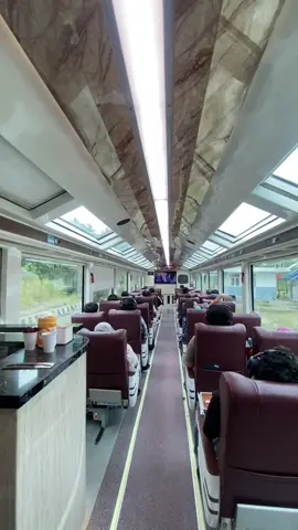 Pov ke jogja naik panoramic ☺️ #fypシ #terowonganijo #panoramic #panoramictrain #kai121🚂🚂🚂 #kaiwisata 