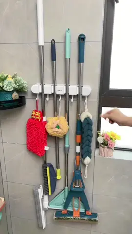 Móc treo chổi thông minh. #dogiadungthongminh #moctreochoi #moctreo