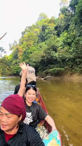 Brings cousin explore the forest☺️@Priscilla Wong @Monica Suling @Rrr  #sarawakborneo  #campingtrip  #fyp  #naturelover 