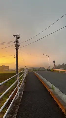hingga tua bersama x somebody’s pleasure x suasana pagi hari di pedesaan Jepang. #japan #japanvibes #sunrise #hinggatuabersama #somebodyspleasure #日本 #おすすめ #fyp 