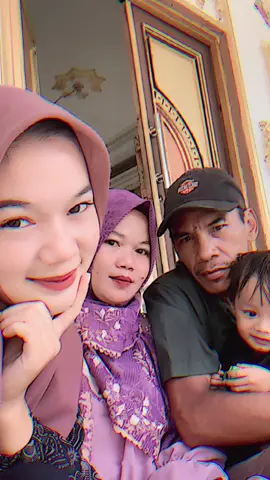 Keluarga kecilku🤏🏻😍#tiktokviral #amuntai #trending #fyp #viral #banjaragirl #banjarmasinhits #afliatorpemula #banjarmasin #amuntaipunya 