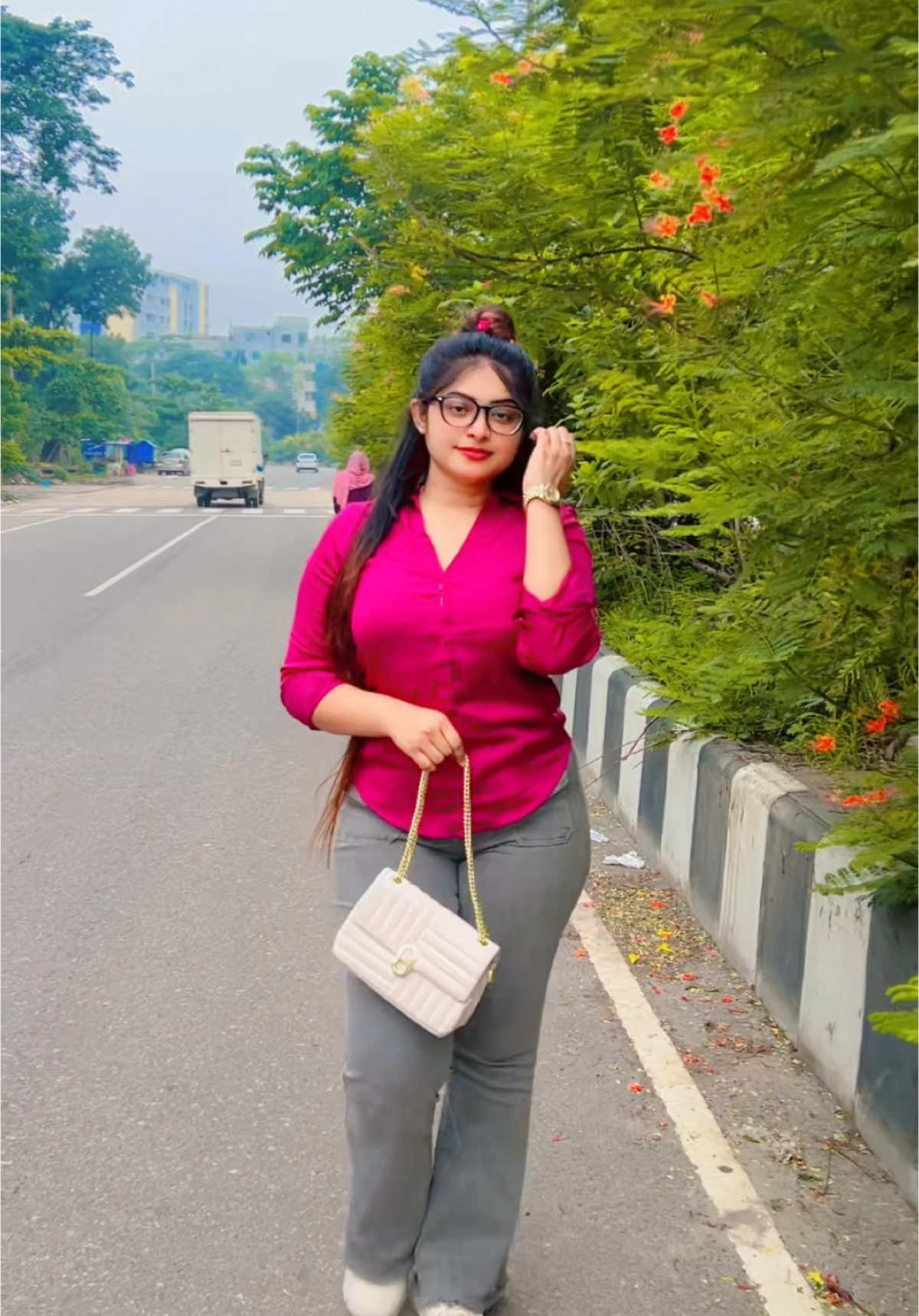 আমার আমি আমার কাছে ভিষণ দামী 🥰♥️ #CapCut #goodmorning  #rozarose #trendingsound #viralvideo #tiktokbd 