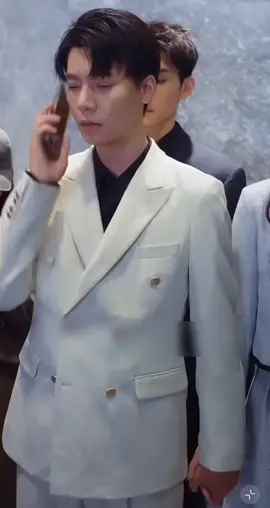 berawal dr sini, salah pegang tangan akhirnya jd keterusan🥰 #wangyilei #fyp #shortdramachines 