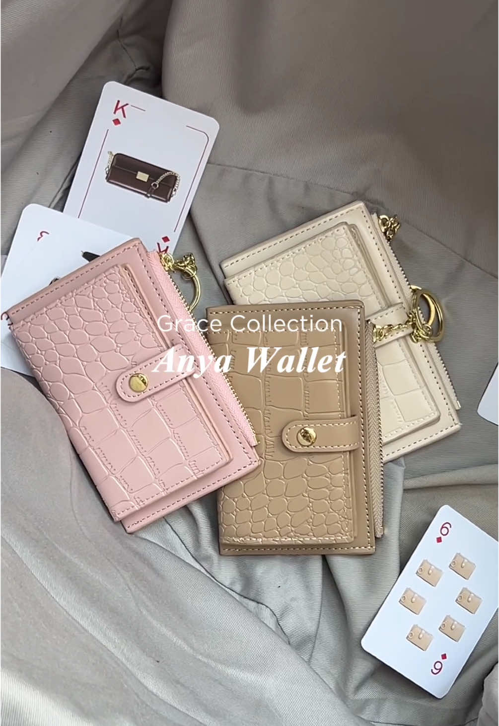 We serve you, a lil cute Anya Wallet✨ Koleksi dompet terbaru yang super chic dan fungsional❣️🫶🏻 #JimsHoney #SekolahDenganStyle #FashionPlayground #racuntiktok #jimshoney #taswanita #tasselempang #WIBGAJIAN #GajianSale #PromoGuncang77 #anyawallet 