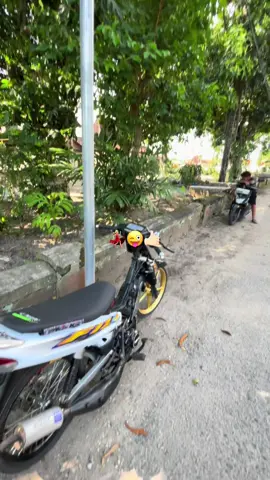 #fypppppppppppppp #fyp4u #tren #viral #2stroke #twostrokelover #twostroke #senam trosss posttt pokokkk💃🏼💃🏼