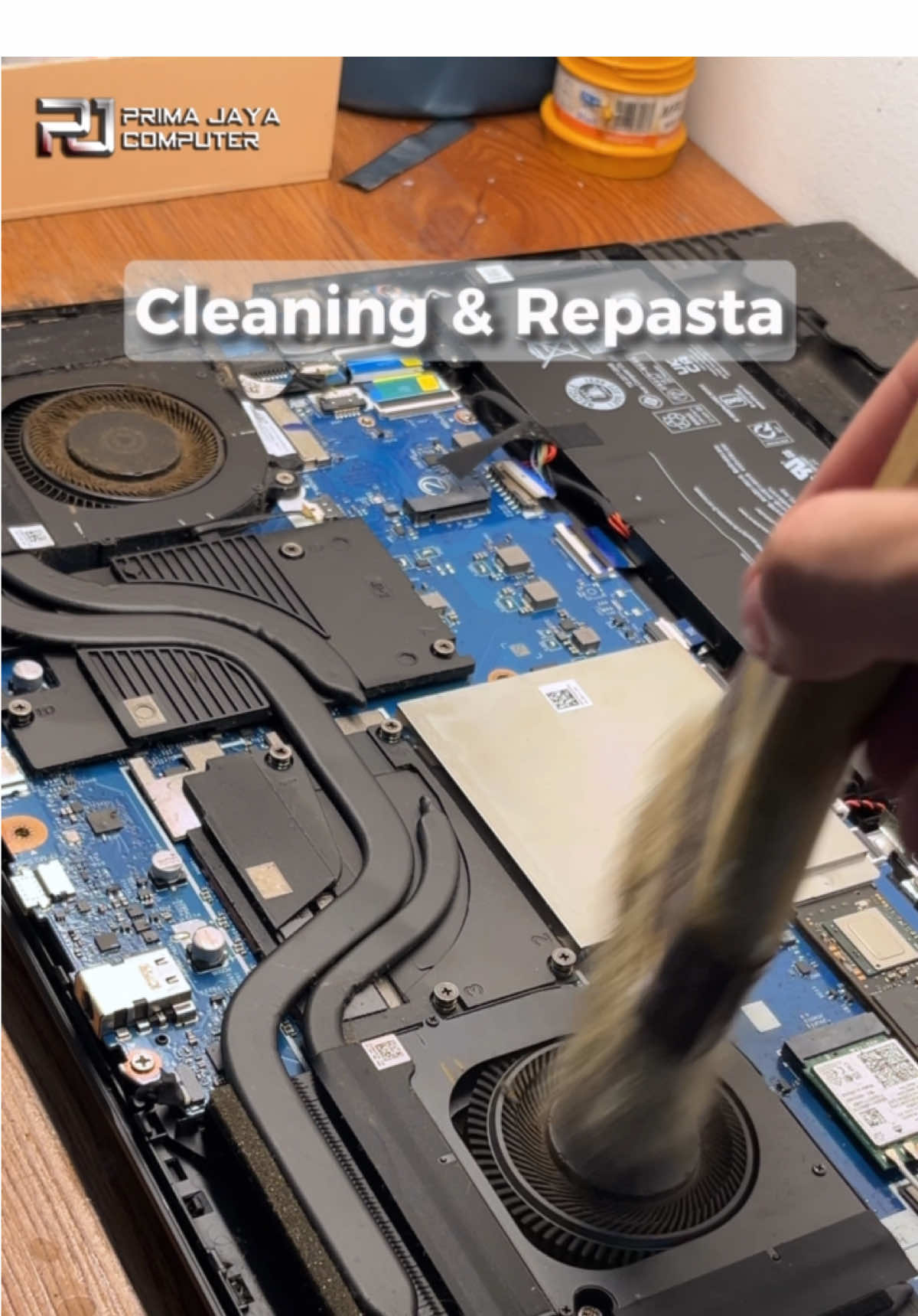 Laptop anda lemot dan sering ngehang, bikin kerjaan jadi terganggu , Bisa langsung bawa ke Prima Jaya Computer Sekarang Juga 😇 Anda memerlukan Pembersihan fisik hardware seperti VGA, RAM, Motherboard, dll dari debu dan kotoran. Mengembalikan sirkulasi udara dan peforma pada seluruh hardware dan menambakan pasta agar laptopmu tidak overheat ( Panas Berlebihan ). Memiliki masalah dengan Laptop mu ? yuk langsung segera bawa ke Workshop kami , kami bisa memperbaiki kerusakan Laptopmu untuk kembali seperti sedia kala. Tenang, kami juga menyediakan konsultasi gratis  Terima Kasih 🙏😇 PRIMA JAYA COMPUTER @ Jl . Paris 2 ( Ruko Komplek Fajar Permai No. AA1 ) Sebelum SMA Muhammadiyah 1  @ Tlp / WA : 082157066233 ( Chat WA Langsung Klick )  https://wa.me/6282157066233 @ Instagram : @primajayacomp_pontianak “ Link Menuju Instagram Langsung Klik “ https://www.instagram.com/primajayacomp_pontianak/ @ Buka Toko :  Senin - Sabtu : 10.00 - 21.00 Minggu : OFF  @ Cek Stok Ready :  @primajayacomp_catalog Menerima :  @ Jual Beli Laptop Second  @ Menerim Jasa Rakit PC  @ Menerima Tukar Tambah Laptop  @ Service Laptop Berbagai Kerusakan Software - Hardware @ Luar Daerah Bisa Kirim Via : ( JNE . J&T .CARGO .TAXI & DLL ) Terima Kasih  #laptopdesignpontianak #laptopsecondkalbar #laptopbekaspontianak #juallaptoppontianak #jualbelilaptopsecondpontianak #primajayacomp #primajayacomputerpontianak #laptopbekaskalbar #sintang #sanggau #bengkayang #sanggauledobengkayang #ketapang #sekadau