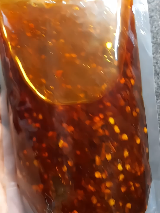 gimana ya caranya biar banyak yg beli chili oil ini? padahal menurut aku, chilli oil hot jeletot ini enak, pedasnya mantap, dan gurih juga. Salahnya dimana ya? #chilioilmurah #sambalchilioil #chillioilhotjeletot 