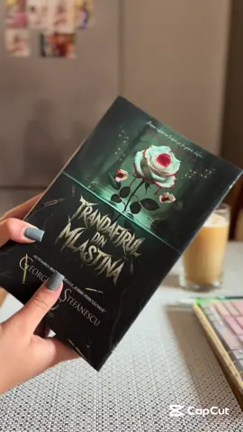 Starting this banger Trandafirul din Mlastina de @Georgiana Ștefănescu | Author @Calypso Books 