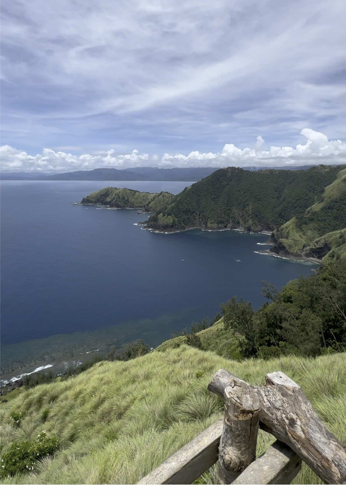 Where the mountains meet the sea — Dingalan, Aurora 🌊🍃 📍Pacific View Deck #natureescape #dingalanaurora #dingalan #bundok #pacificviewdeck #travelph #fyp  