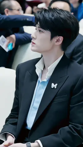 Lagi dan lagi ku di buat jatuh cinta dengan sosok tampan yang memiliki mata indah cemerlang ini 😍😍🥰🥰💛💛 #tanjianci #jct #duoduo #dankienthu #magnoliaawards #shanghaitv #fyp 