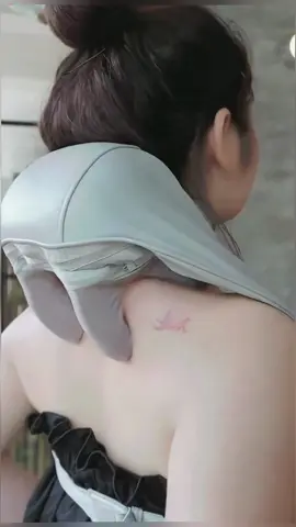 #Spannung #Nackenschmerzen #Massage #Nackenmassagegerät #Massagegerät #Schmerzlinderung #Knoten #tiktokshopblackfriday #tiktokshopcybermonday #tiktokshop #viralmassager 