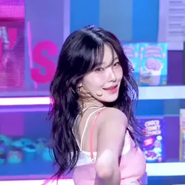 God she's so stunning #fromis_9 #fromis_9tok #fromis #프로미스나인 #jiheon #baekjiheon #kpop #kpopfyp #foryoupage #fyp 