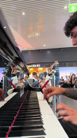#Runway #kanyewest #piano #airport #publicpiano #foru #fyp #forupage 