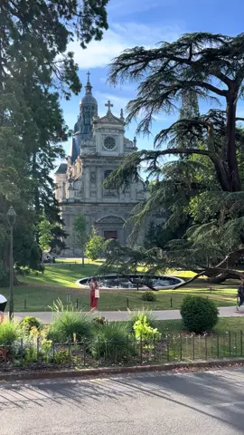 #scquarevictorhugo #eglisesaintvincentdepaul #blois #france 