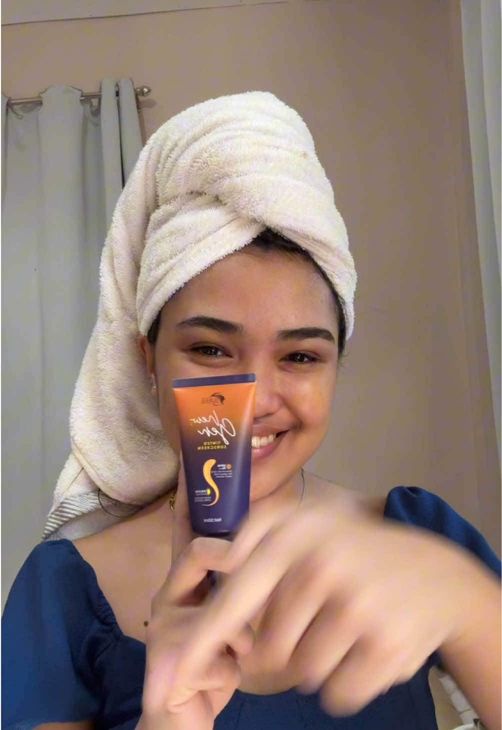 Guys, ito yung New Gen Tinted Sunscren from Sukee for only ₱100+ lang dito sa Tiktokshop. Wala pang 1 month 33k solds na sya grabe!! ang lakas 😍 Gusto mo e try? Checkout na sa Yellowbasket Go! #atekate #atekatesakalam #fyp #foryourpage #atekatebaloc #sukee #sukeeskinessentials #sunscreen #sunscreenviral #newgentintedsunscreen #fyp 