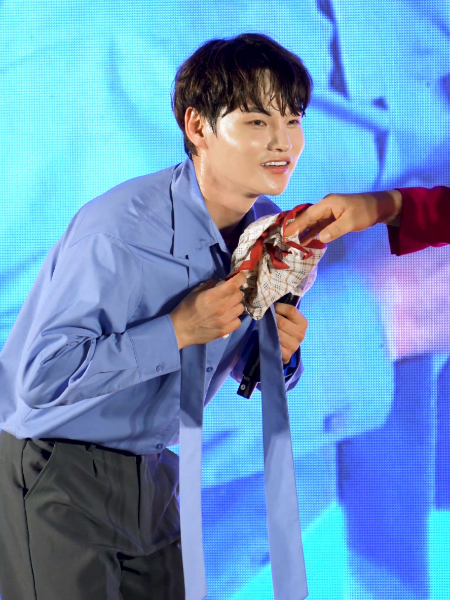 땀 닦는 중에도 애교 터지는 박서진 #장구의신 #현역가왕 #꿀팁 #지나야 #現役の歌王 #チャングの神 #パクソジン