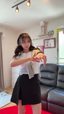 元ギャルです。 この間知らない小さい女の子にギャルの人⁉️✨ って言われました。 まだ私ギャルに見えるらしい。 今は誰でもギャルだね😅