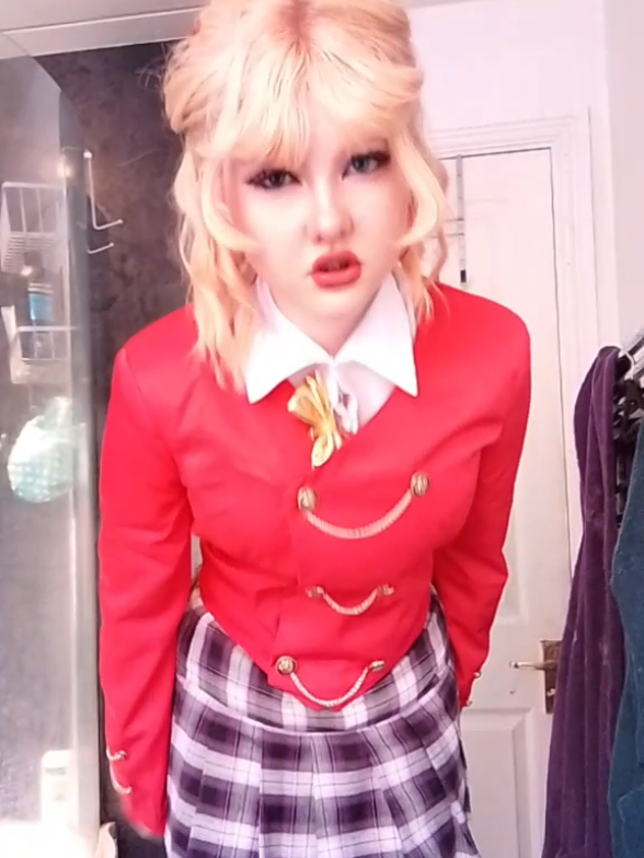 ★// Costume from @miccostumes #HEATHERCHANDLER 🎀// #cosplay #heathers #heatherc #heathersthemusical #musical #heatherscosplay #heathercosplay #heatherchandlercosplay #broadway #broadwaymusical ★//