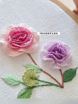 This kind of rose show is actually very simple. We have been asking for detailed tutorials. Today, we will give you a relatively complete tutorial. # hand embroidery # embroidery # hand # manual diy