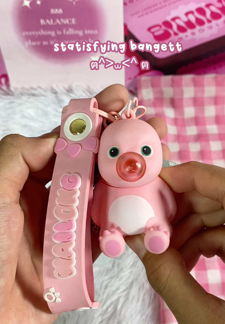 pink so prettyyy 😫💓  #keychain #nailong #barangunik #baranglucu #keychains #foryou 
